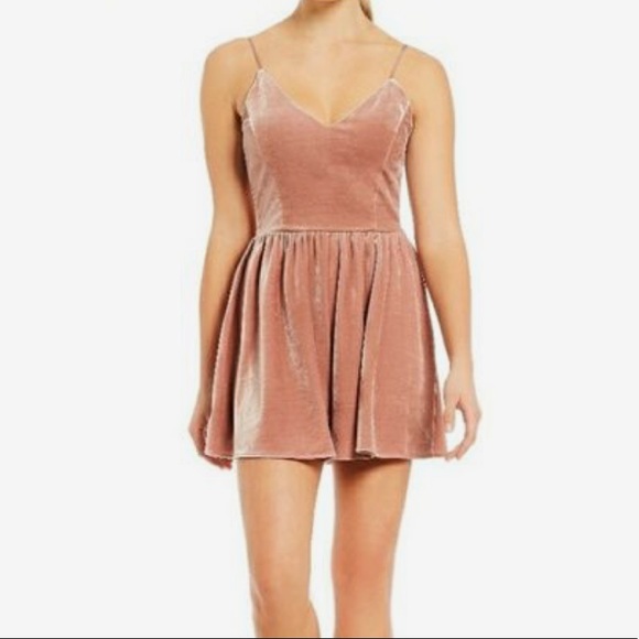 GB STRAPPY VELVET ROMPER 💗 - Picture 2 of 3